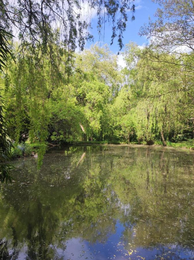 Le Moulin De Benneville Chambres D'Hotes, Petit Dejeuner Compris Cahagnes 外观 照片