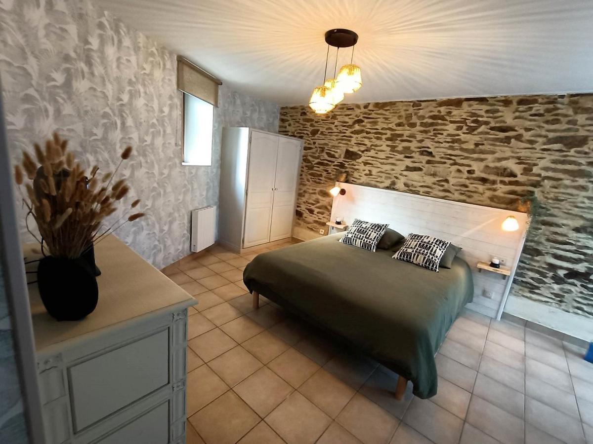 Le Moulin De Benneville Chambres D'Hotes, Petit Dejeuner Compris Cahagnes 外观 照片