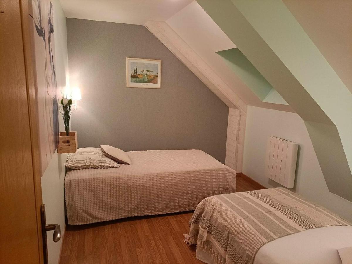 Le Moulin De Benneville Chambres D'Hotes, Petit Dejeuner Compris Cahagnes 外观 照片