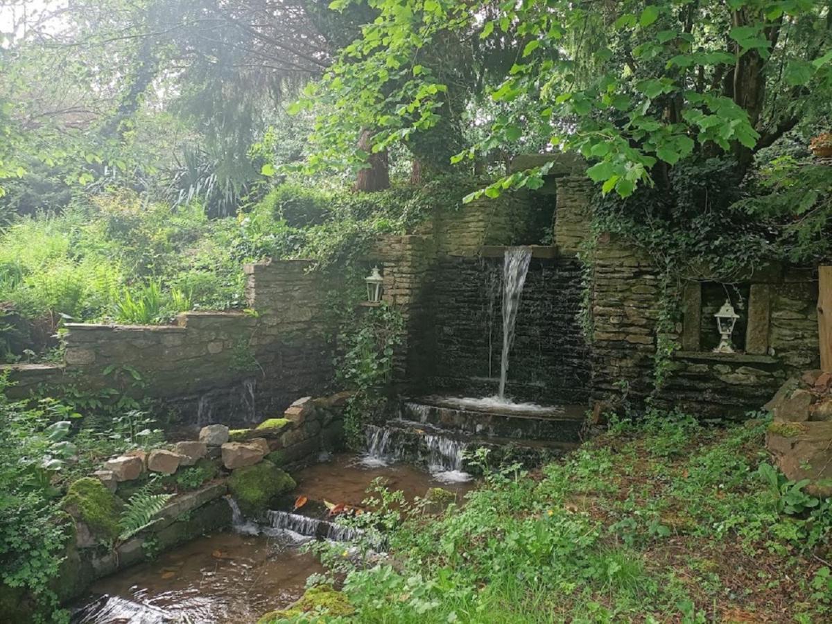 Le Moulin De Benneville Chambres D'Hotes, Petit Dejeuner Compris Cahagnes 外观 照片
