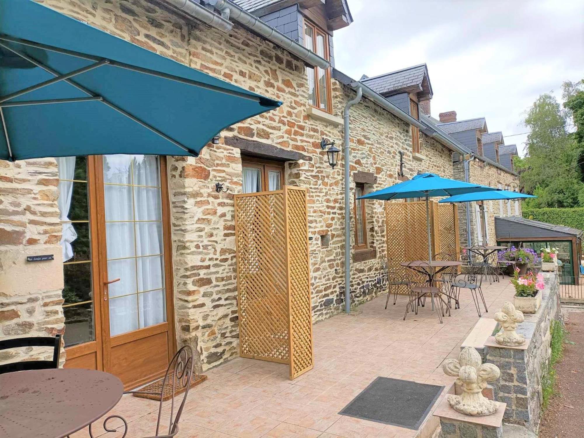 Le Moulin De Benneville Chambres D'Hotes, Petit Dejeuner Compris Cahagnes 外观 照片